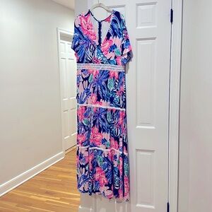 Lilly Pulitzer v-neck maxi dress, zip closure in back, size 16